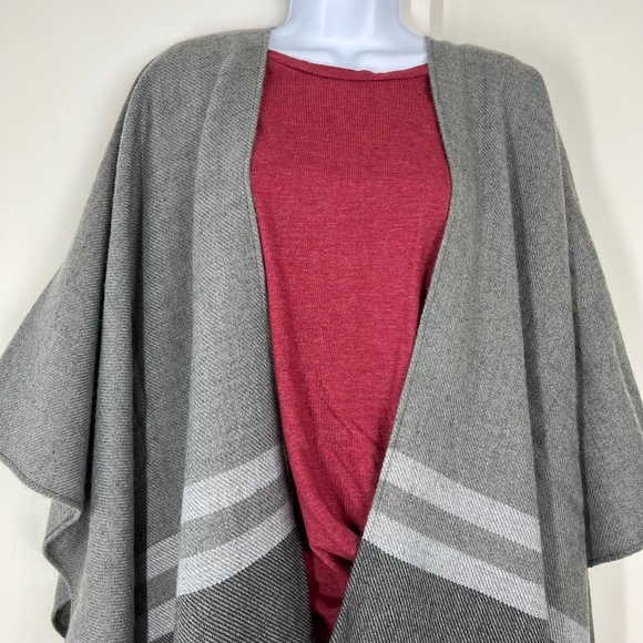 Liz Claiborne Wrap Shawl Grey Stripes with Fringe edging NWOT acrylic/wool - Picture 3 of 16